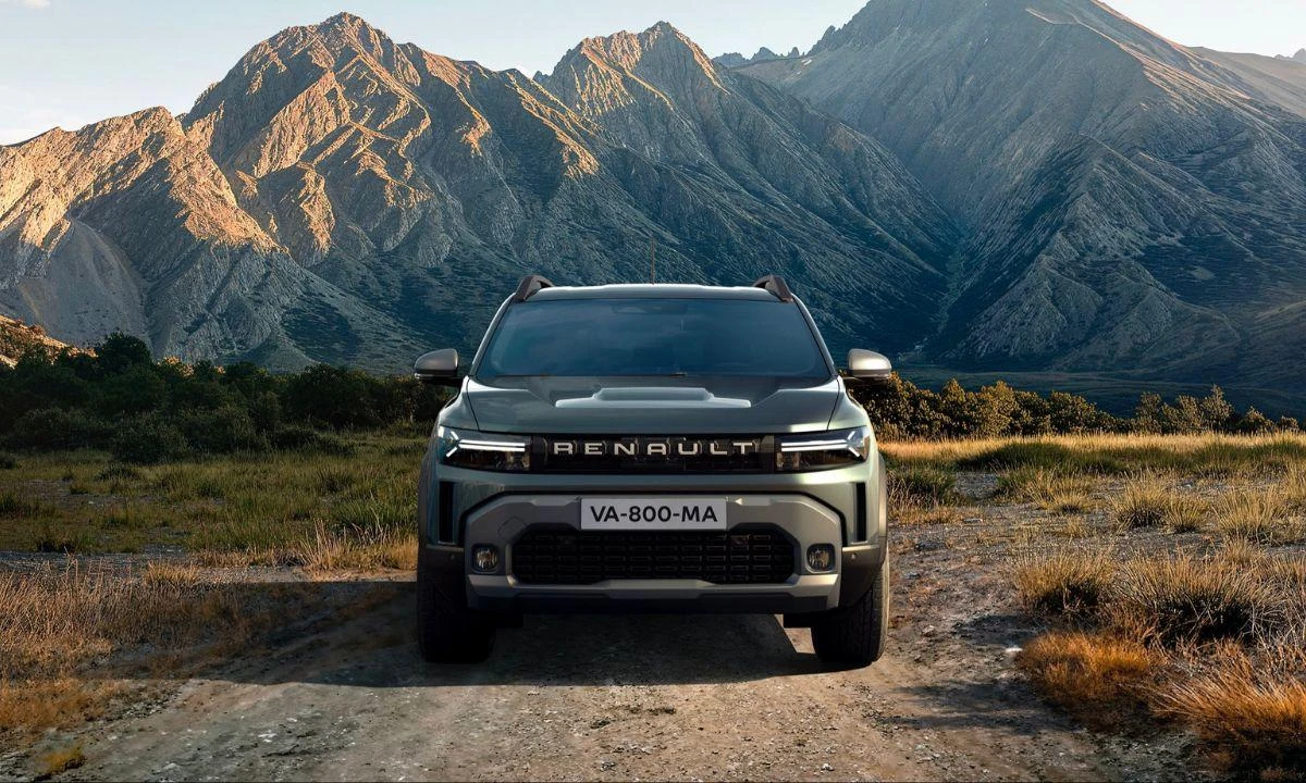 Renault Duster Adventure Edition SUV front view